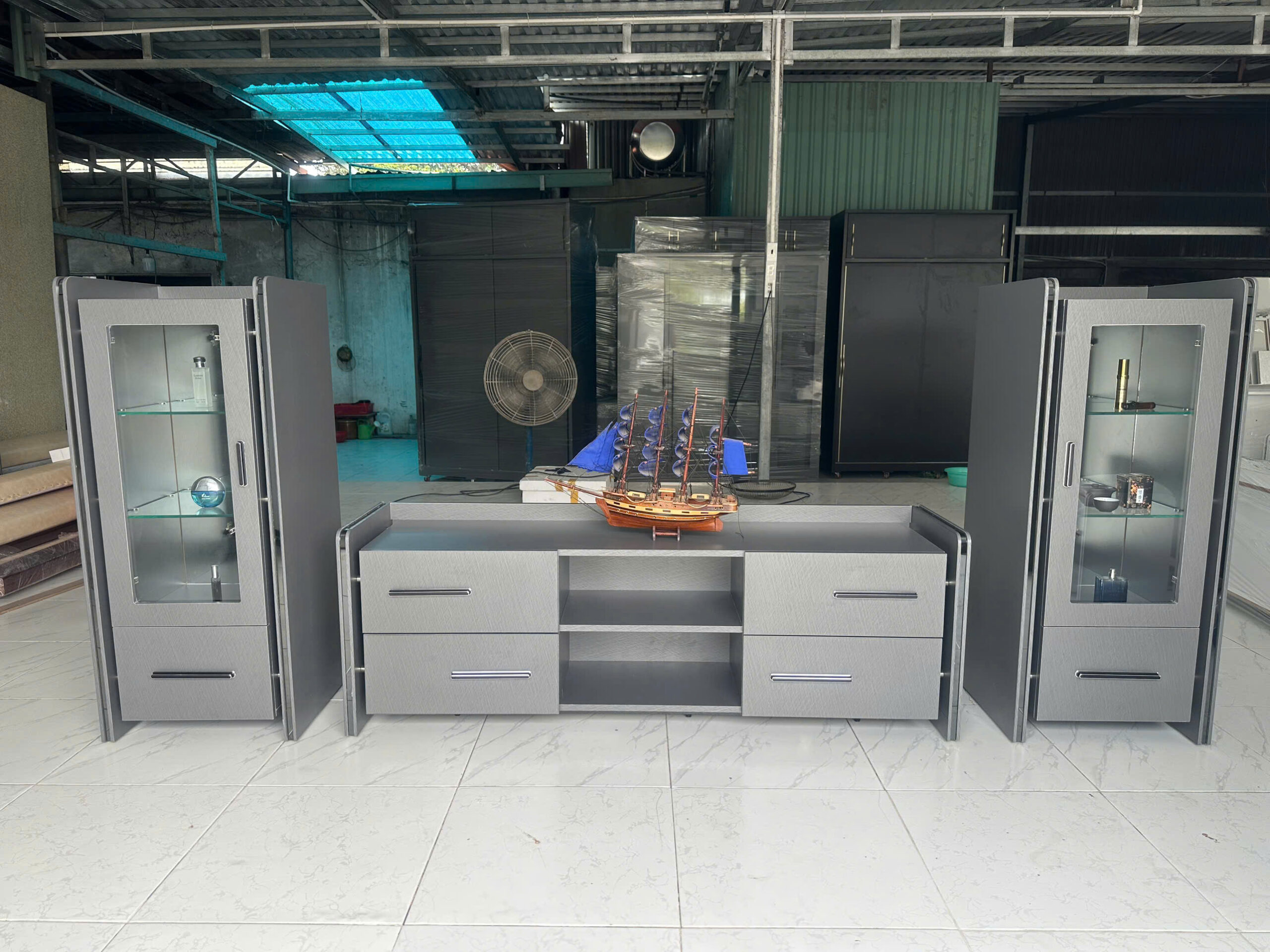 Tủ tivi xám sáng TH-03