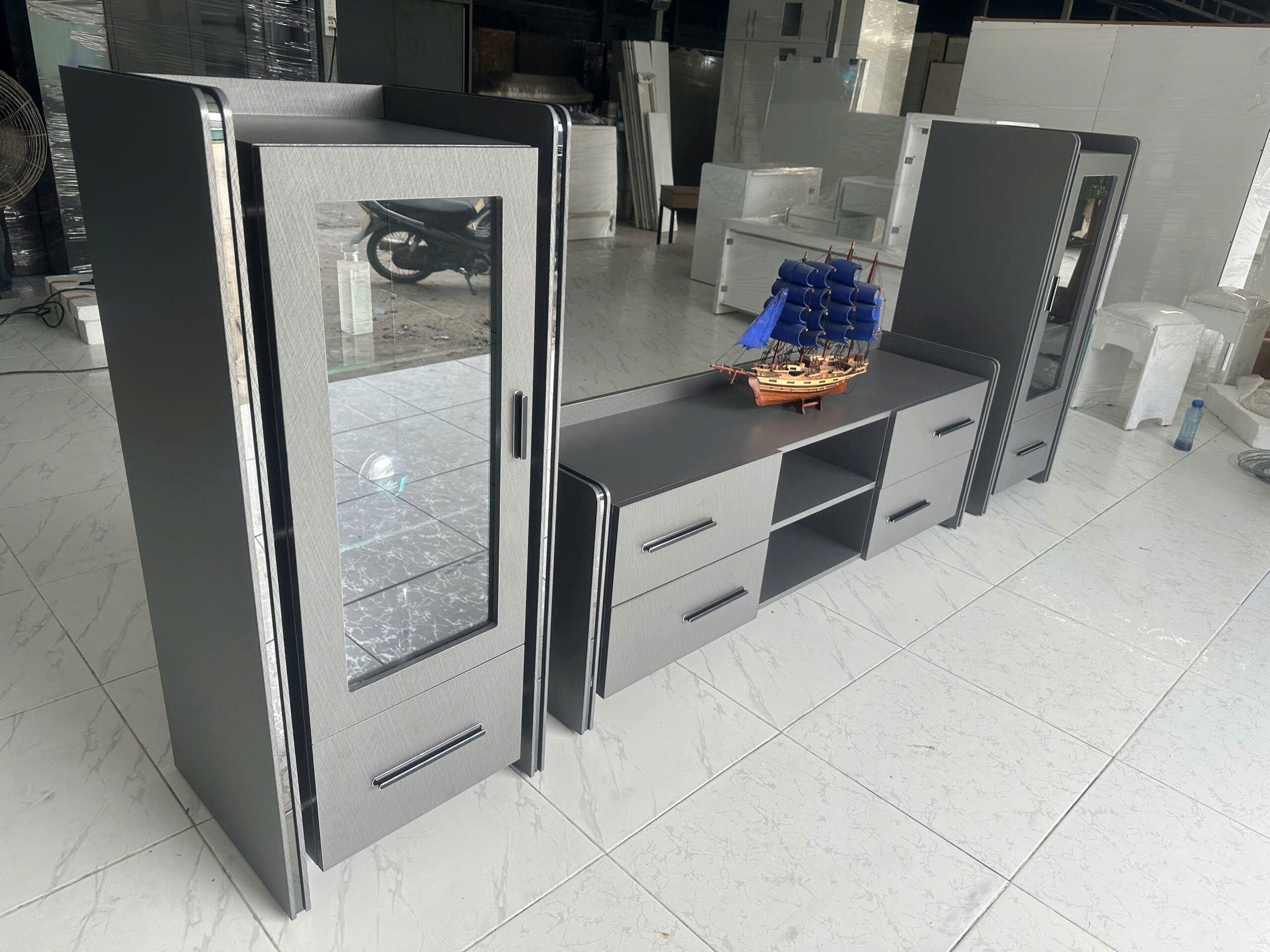 Tủ tivi xám sáng TH-03 - Ảnh 2