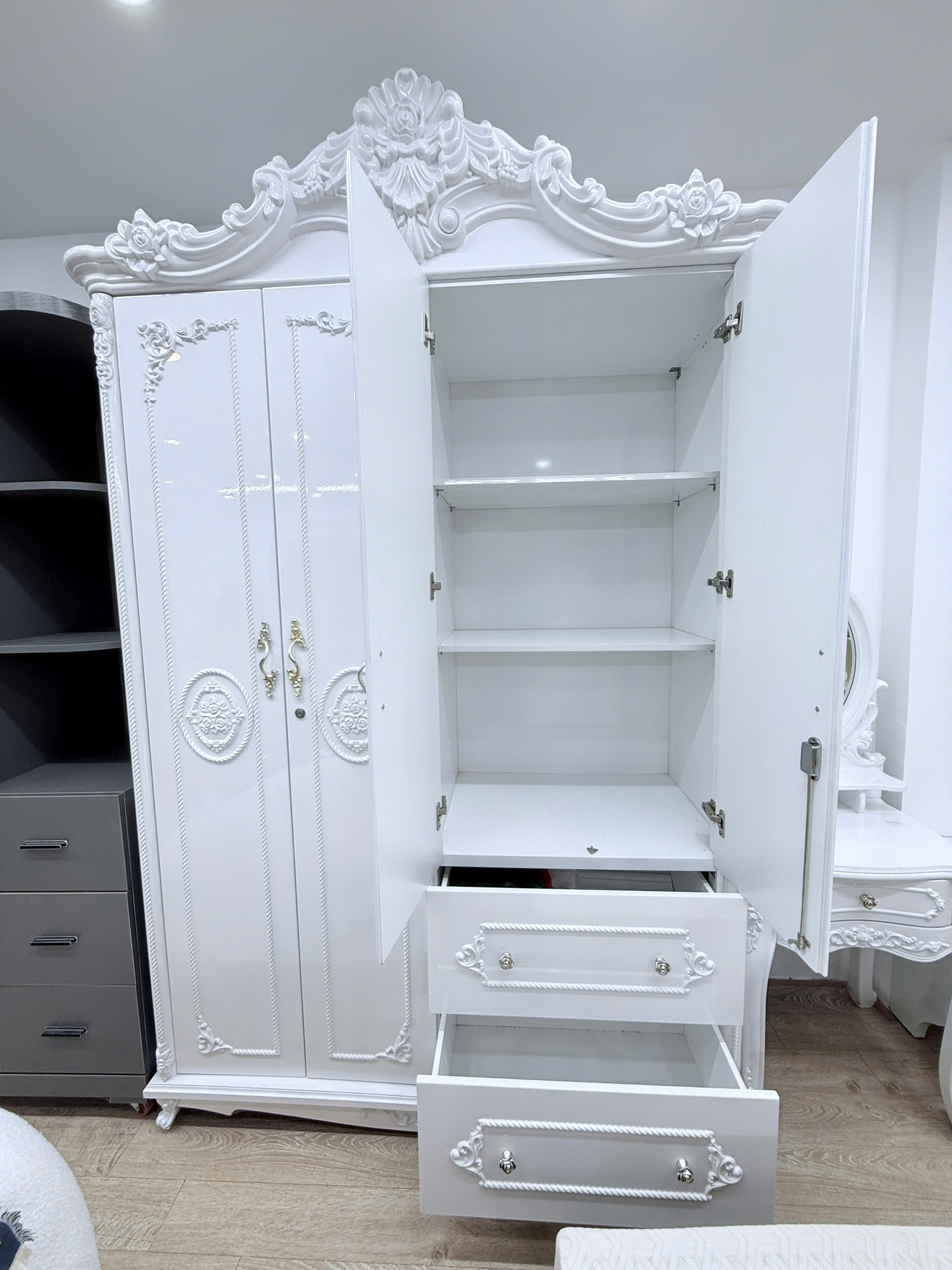 Tủ quần áo Louis - Ảnh 4