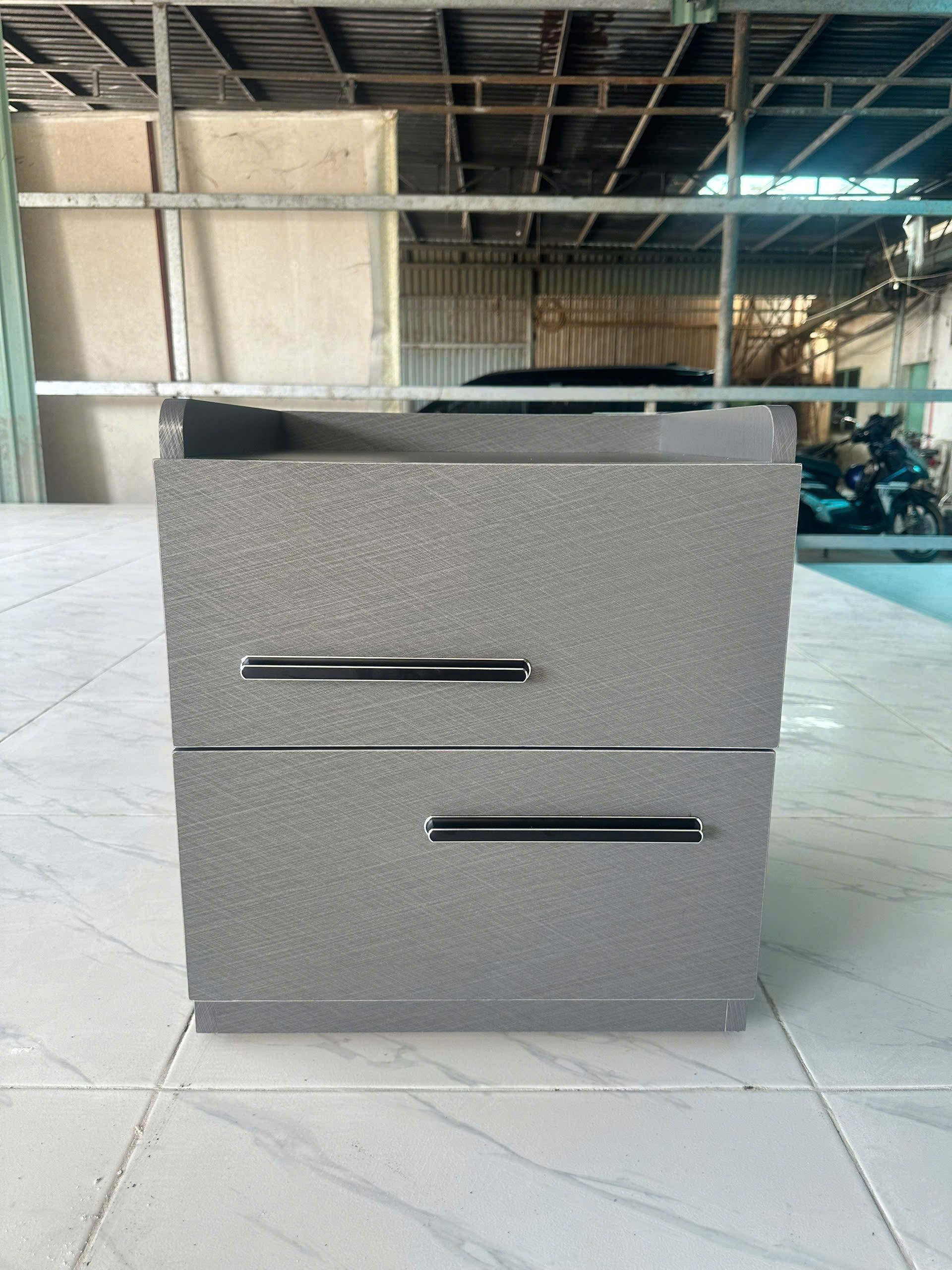 Tủ đầu giường xám sáng HT-01
