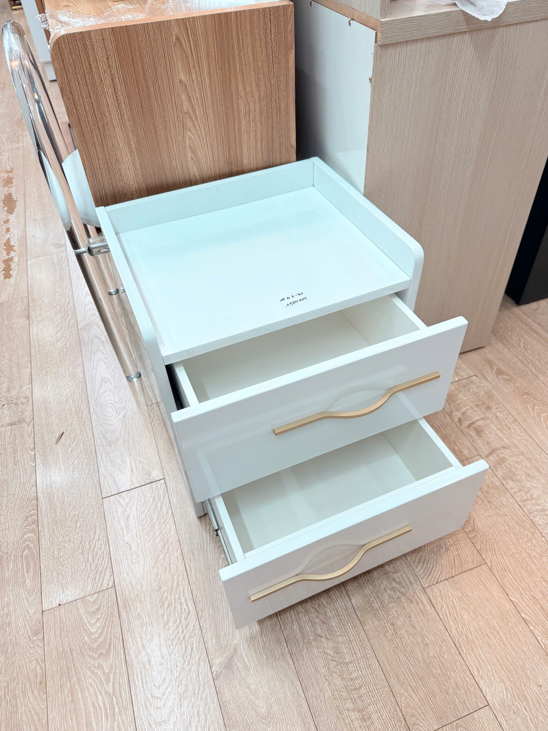 Tủ đầu giường trắng HT-01 - Ảnh 4